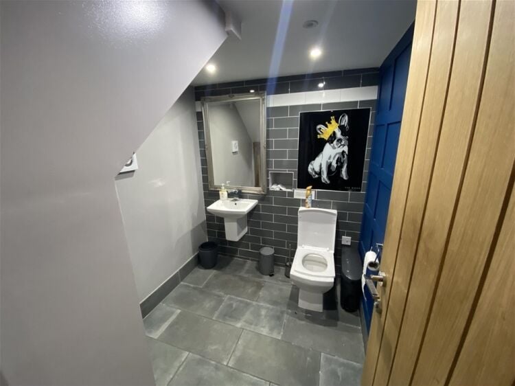 Hair Salons For Sale in Wakefield Photo 6