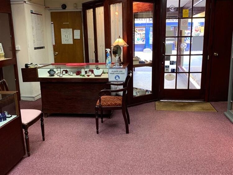 LONG ESTABLISHED HIGH STREET JEWELLERS – DEVON