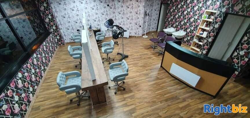 Unisex beauty salon for sale