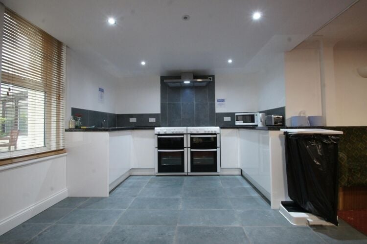 Prominently located 32 bedroom hotel with leisure facilities operating on a profitable longer stay business model