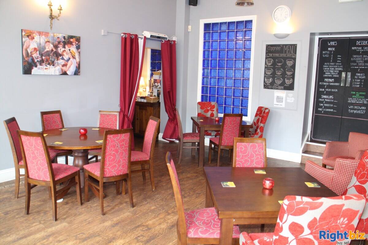 POWYS - SPA TOWN BAR AND RESTAURANT Photo 6