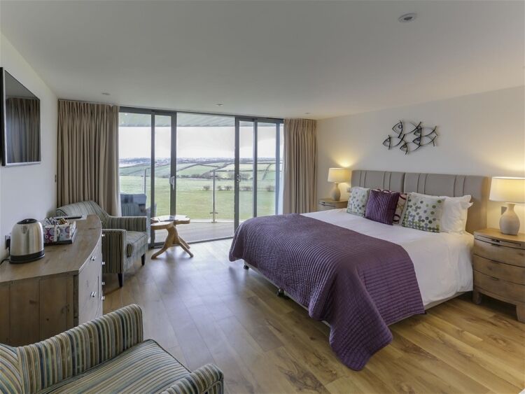 One of Cornwall’s Finest Country Inns, Restaurant & Hotel For Sale in Wadebridge Photo 6