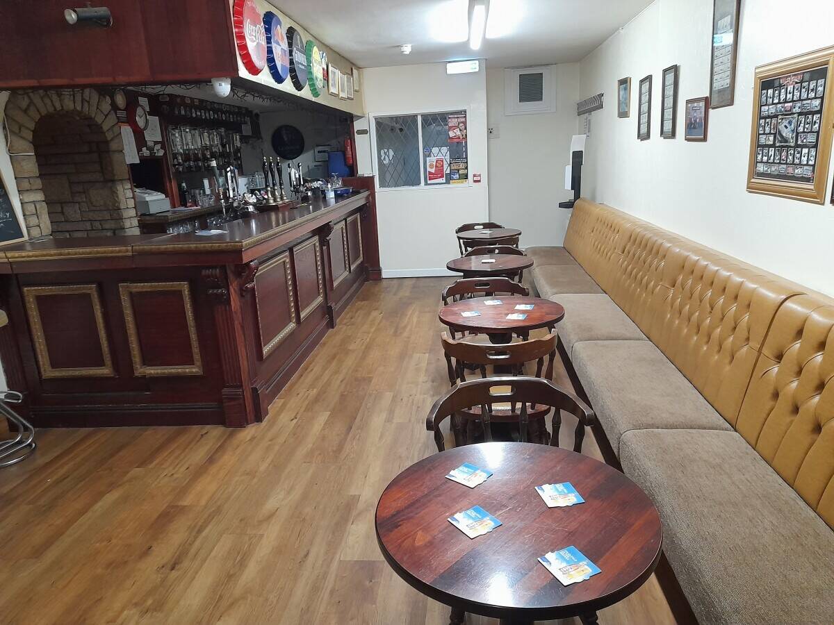 GWENT - Substantial and well appointed public house with letting rooms in Heads of Valley town Photo 6