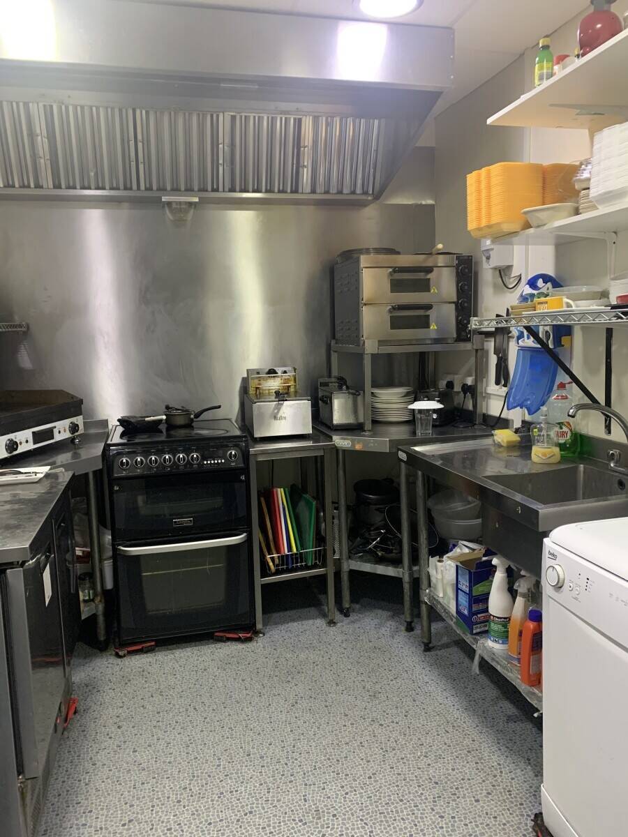Cafe and Restaurant for sale Class 3 hot food license Photo 4