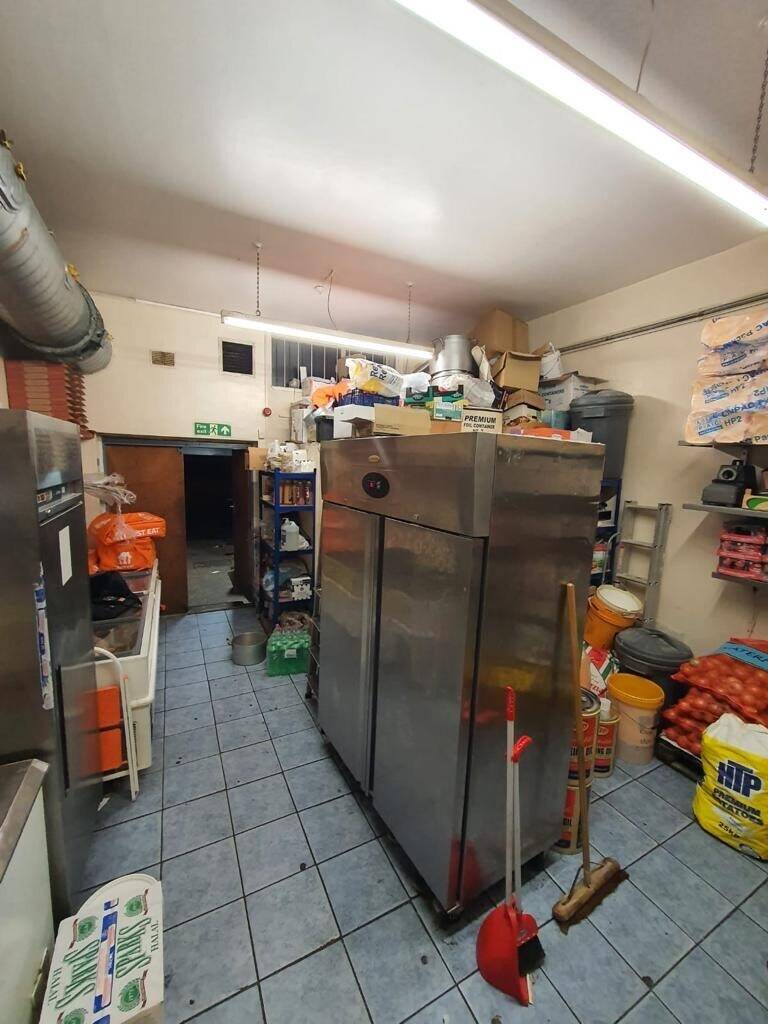 INDIAN TAKEAWAY PRIME LOCATION GATWICK Photo 6