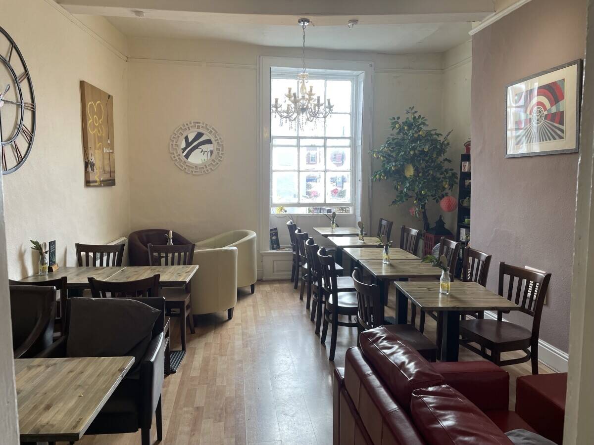 A Freehold Café / Restaurant in Newark, Nottinghamshire Town Centre. 'For Sale'.