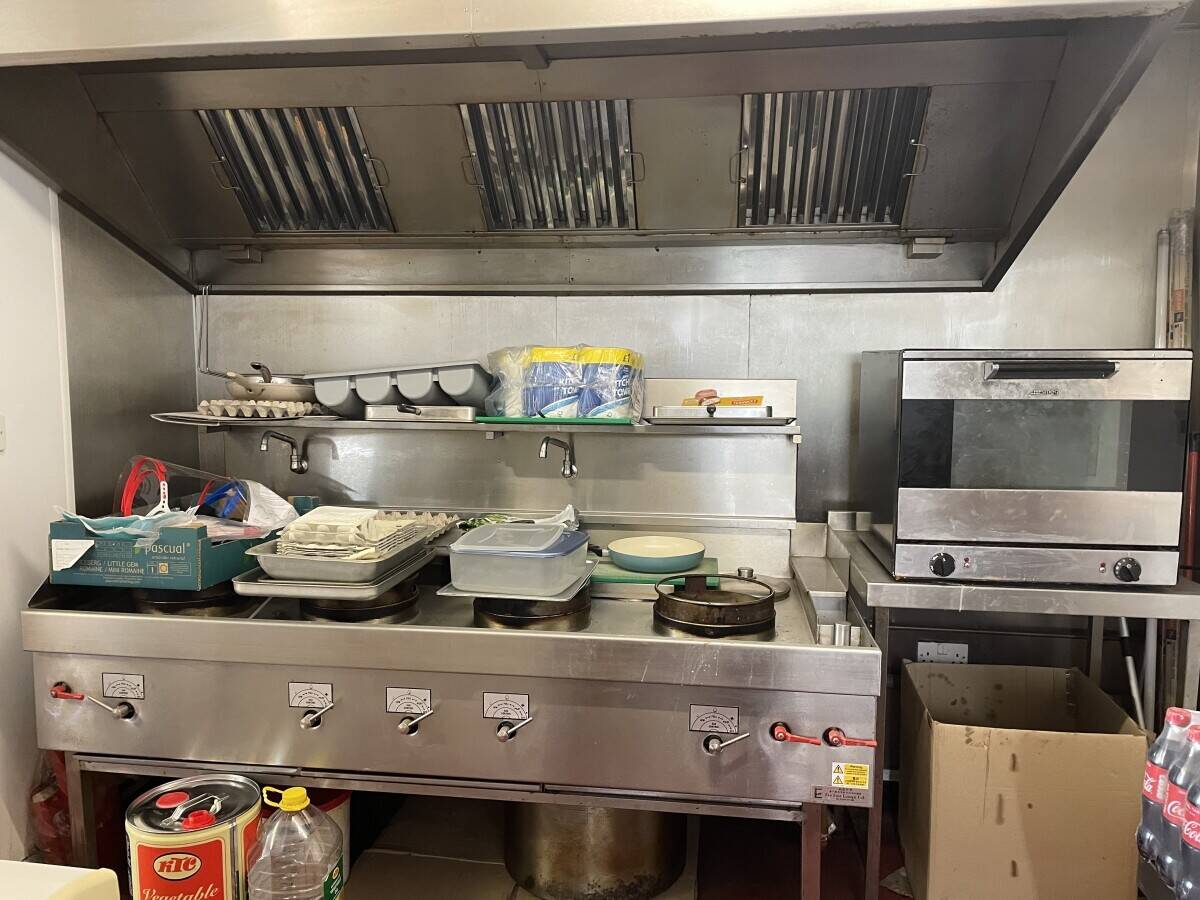 Freehold cafe with flat for sale Photo 6
