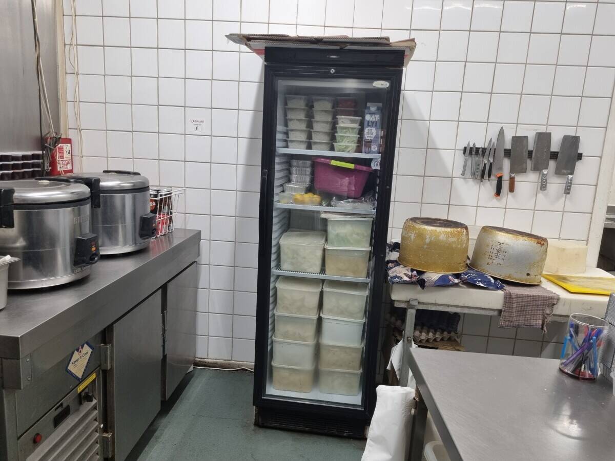 Takeaway for Sale - Good size Potential for Alternative Use