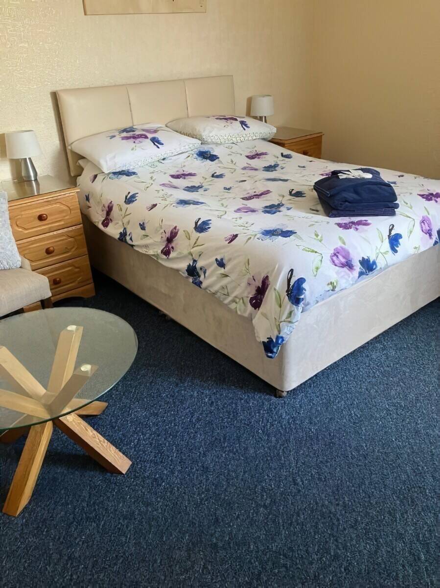 High Turnover Guest House with views to the harbour or sea from all rooms