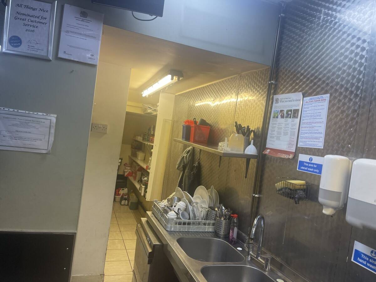 Coffee Shop Cafe for sale in Scunthorpe Leasehold