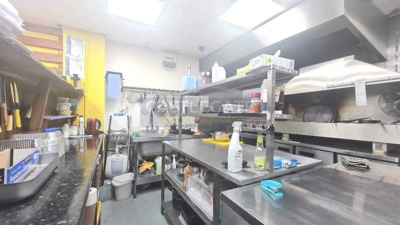 Leasehold diner/ takeaway for sale in Huddersfield