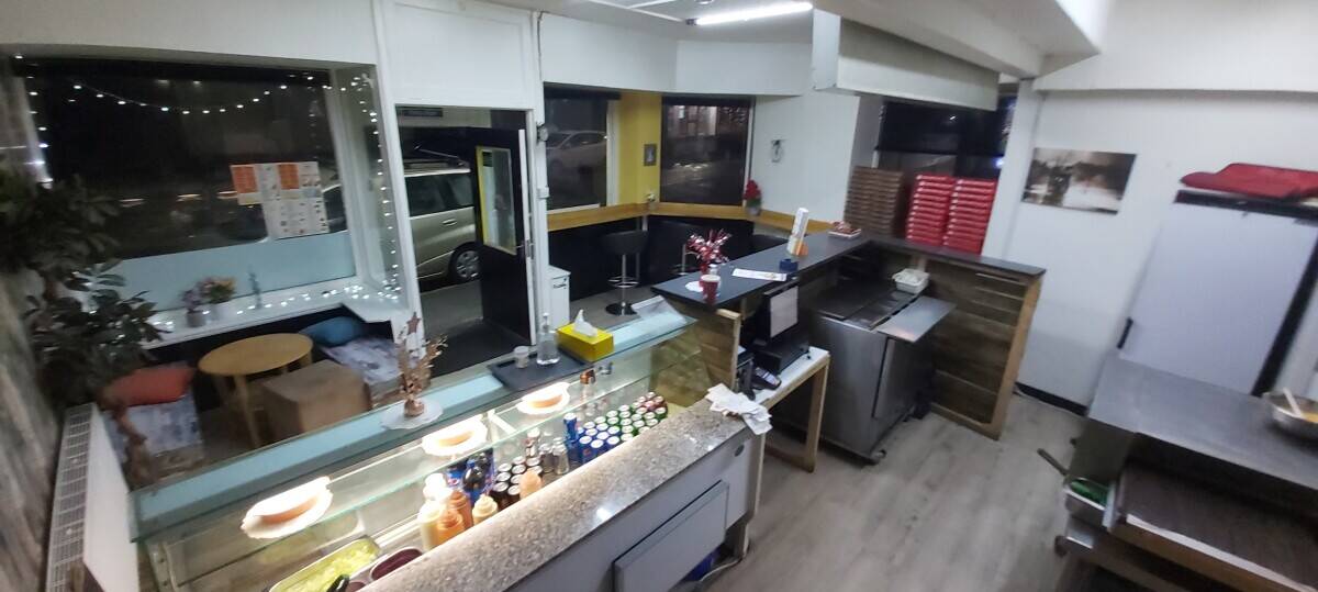 Pizza Takeaway Photo 6