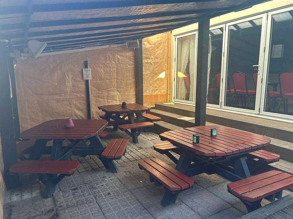 Free of tie public house lease for sale in Somerset Photo 6