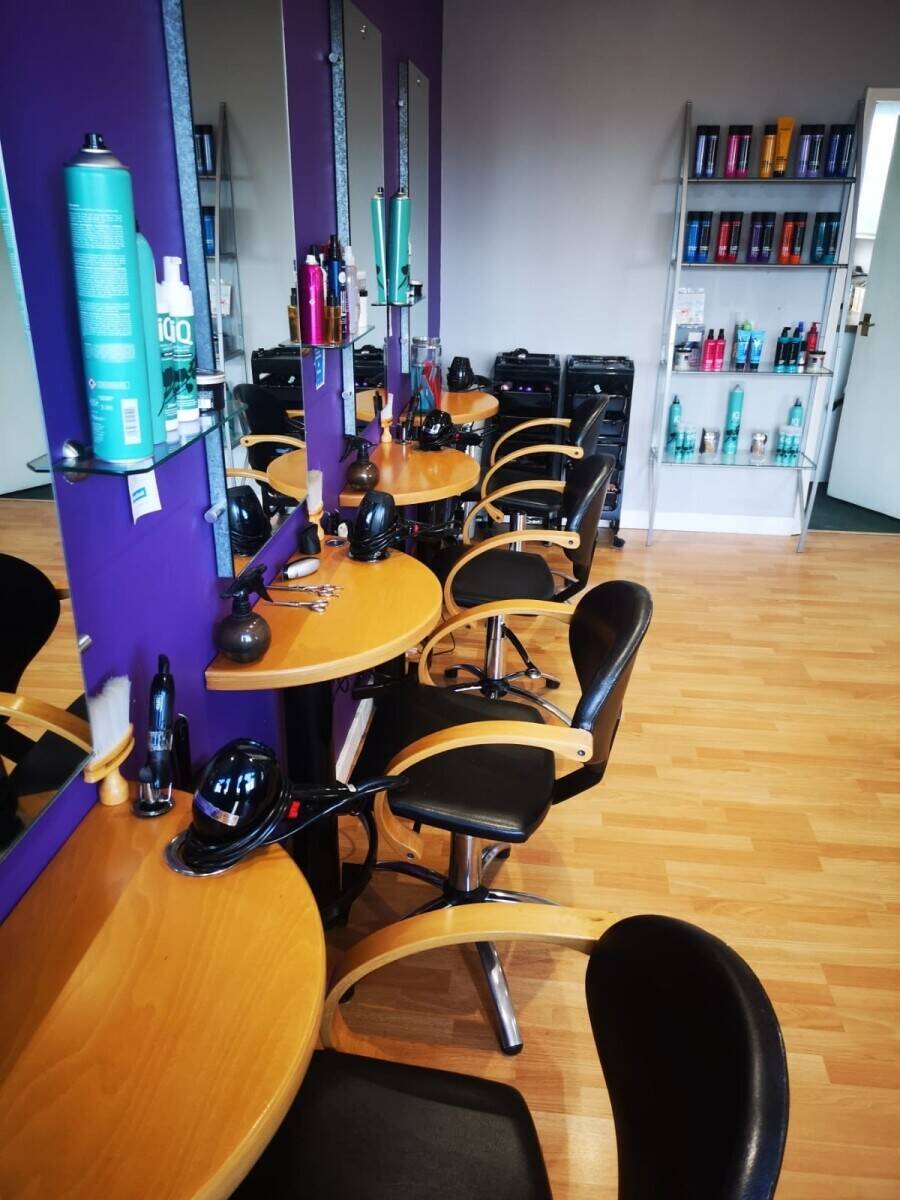 A Very Well Established Hair and Beauty Salon with Huge Potential Photo 6