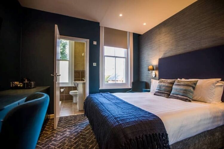 Refurbished and profitable 19 bedroom (all en-suite) limited service accommodation business on Bournemouth's renowned West Cliff Photo 6