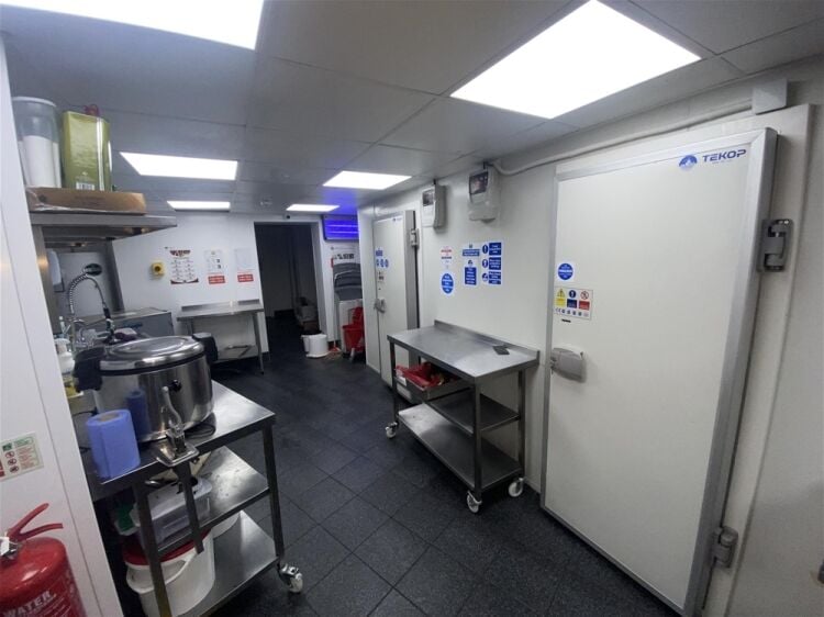 Hot Food Take Away For Sale in Nottingham Photo 6