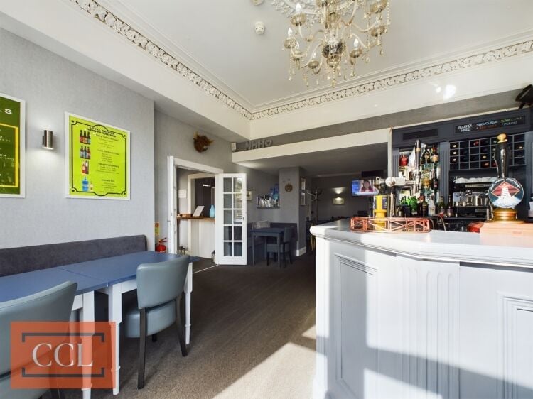 Popular and thriving nine-bedroom hotel in Kingussie
