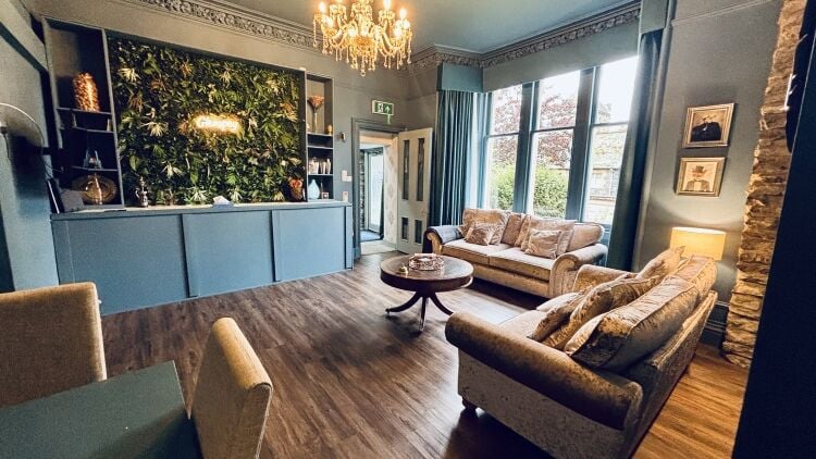 Popular and thriving nine-bedroom hotel in Kingussie Photo 6