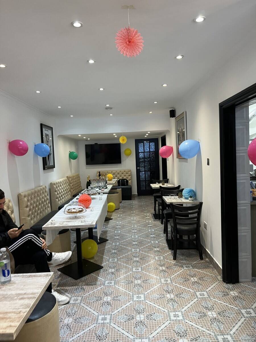 Cafe for sale in Walthamstow London Photo 6