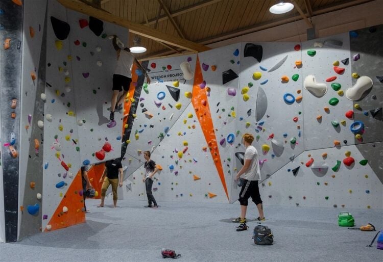EXCITING OPPORTUNITY TO AQUIRE AN INDOOR CLIMBING FACILITY Photo 6