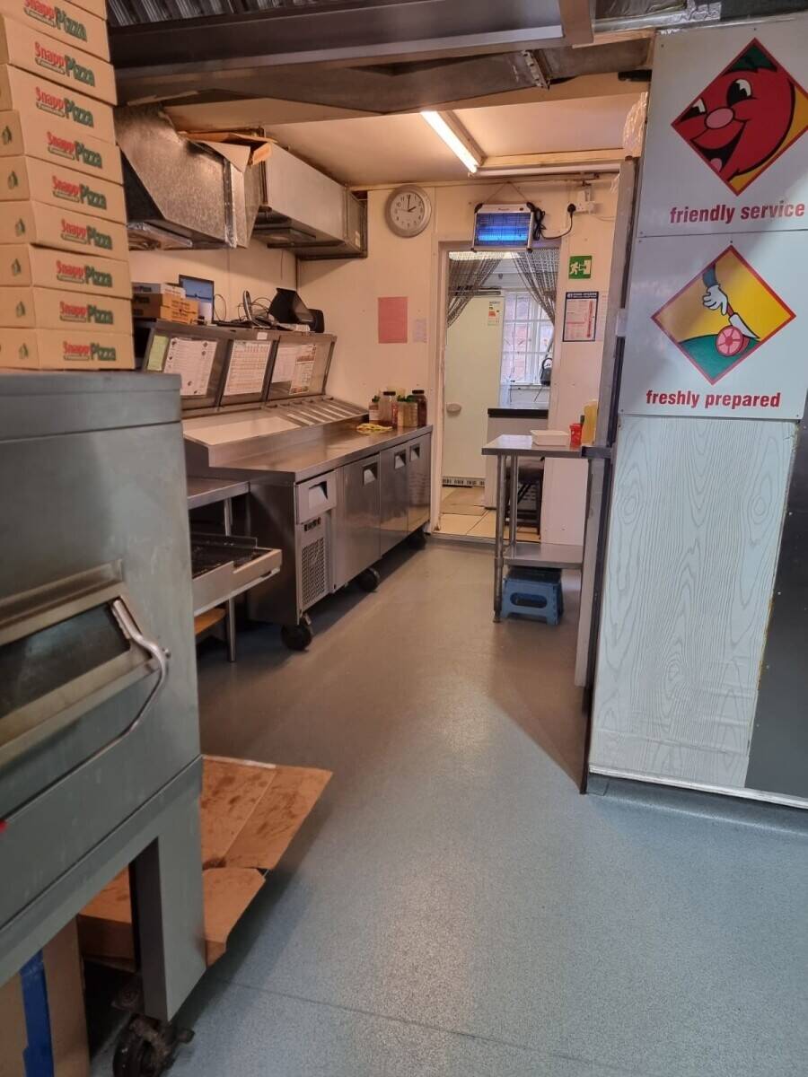 Snappy Tomato Pizza Takeaway for Sale in Stratford Upon Avon Photo 4
