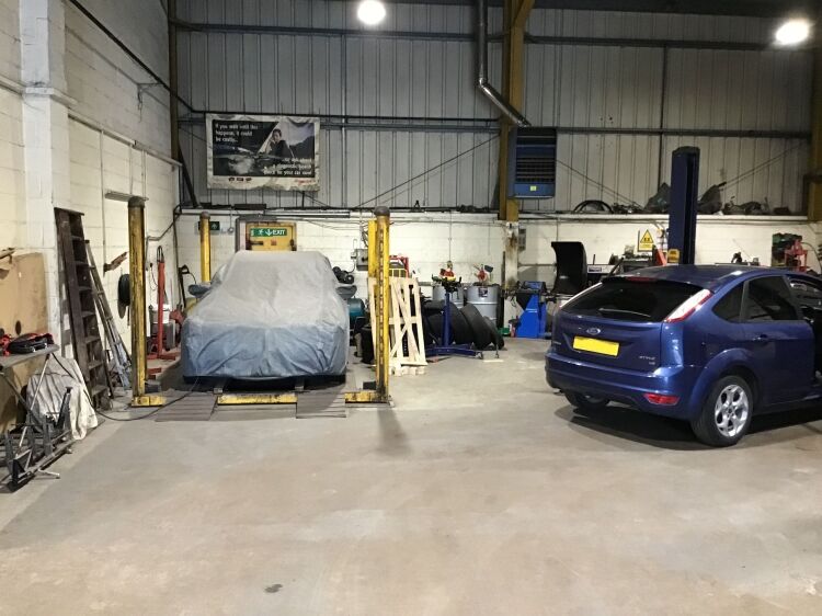 SPACIOUS GARAGE/MOT CENTRE OPPORTUNITY, CARDIFF NORTH Photo 6
