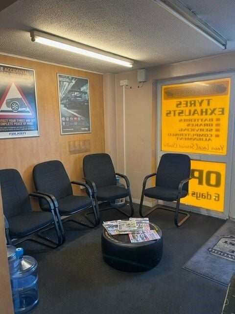 LONG ESTABLISHED, HIGHLY SUCCESFUL, VEHICLE REPAIR & SERVICE CENTRE BETWEEN SOUTHAMPTON & BOURNEMOUTH Photo 6