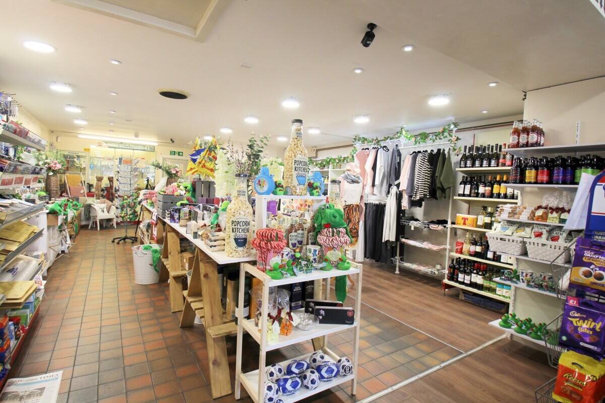 Charming Cafe and Gift Sho