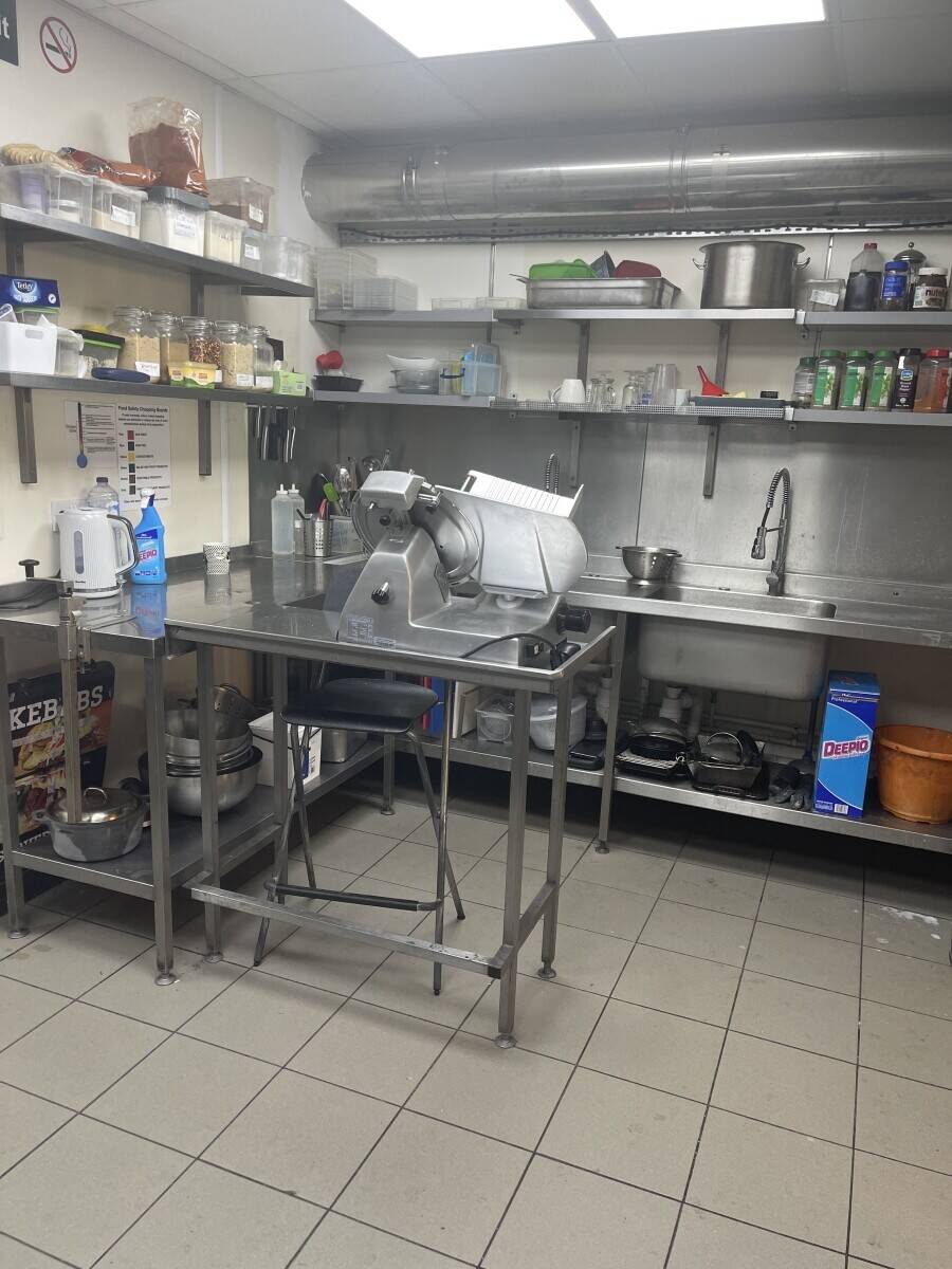 Modern Italian Pizza & Grill for sale in a prime location Photo 6