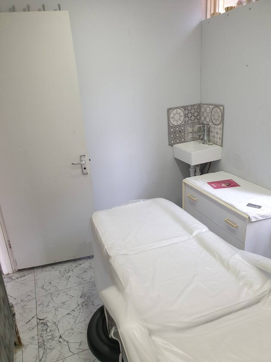 Hairdressers in Cheshunt/Waltham Cross with Beauty Room