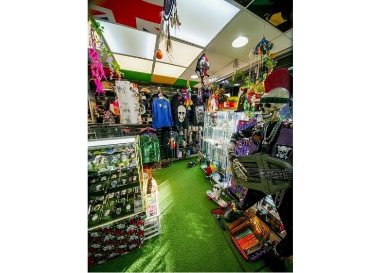 Well established wholesalers of smoking accessories and vapes shops for sale