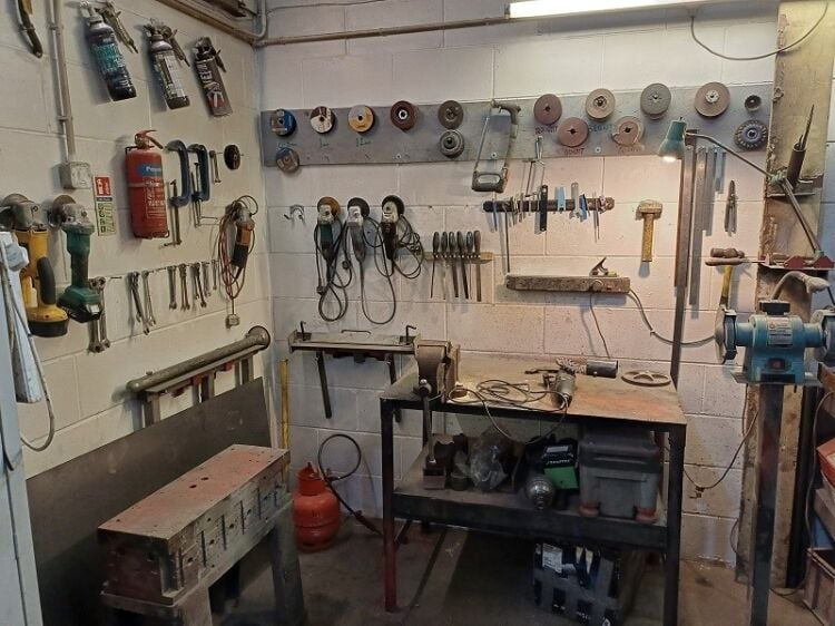 Well established repairs and restoration business for sale