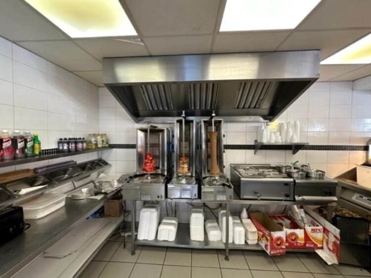 Leasehold Fish & Chip & Pizza Takeaway Located In Nuneaton Photo 6