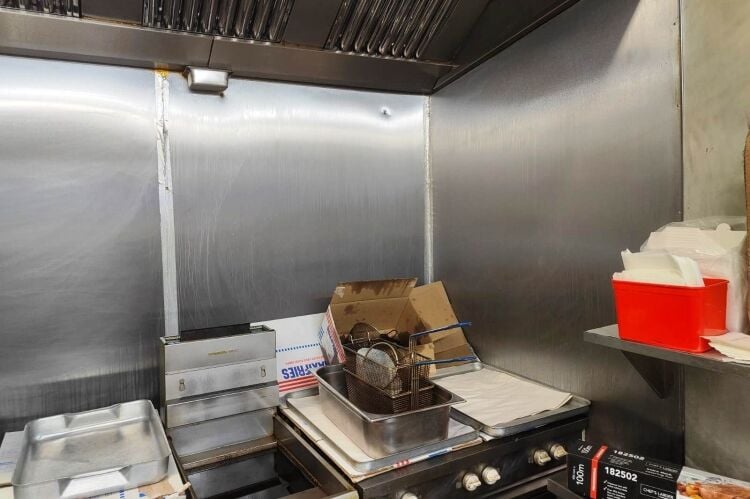 Established Takeaway With Accommodation - Hull