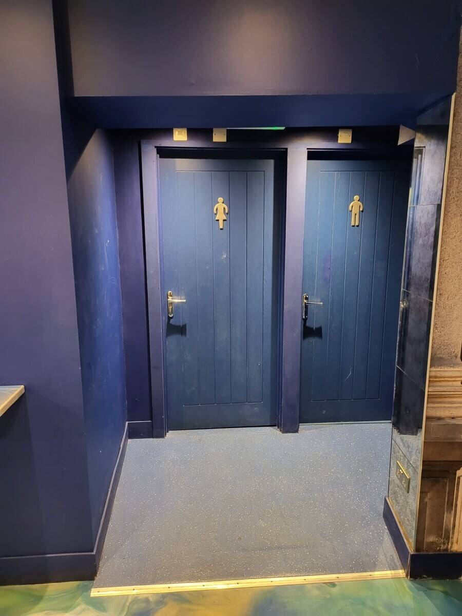 TRENDY CAFE AND DESSERT PLACE TO RENT IN BUSY AREA OF FINSBURY PARK