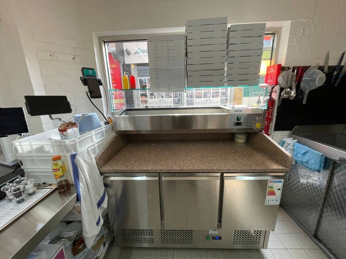 Italian Pizzeria For Sale in South Harrow, London  Photo 6