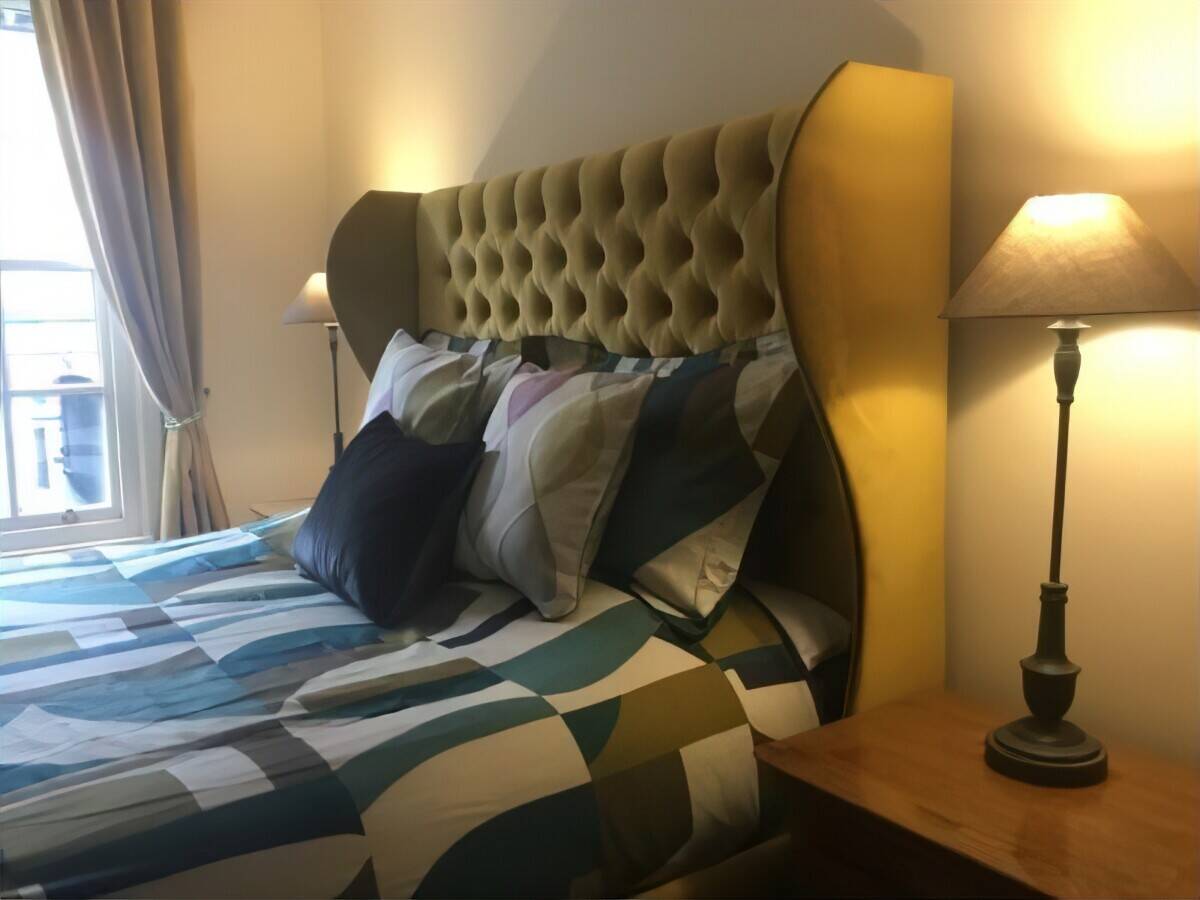 7 room Boutique Hotel Coffee House and 40 inside / 20 outside cover Restaurant