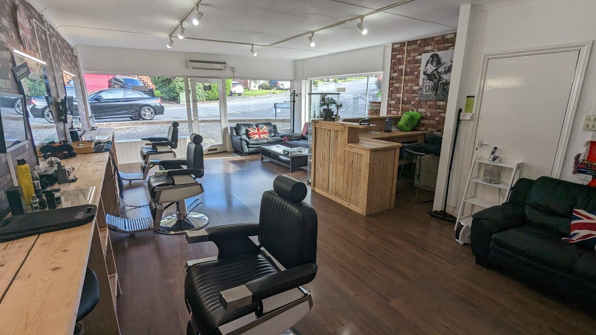 REDUCED!!!!!! Established Barbers Business in Pedmore, Stourbridge - been open for 10 years Photo 6