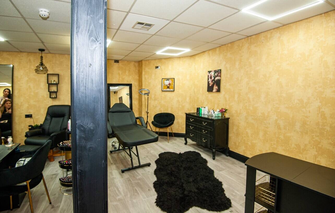 Aesthetics/Hair & Beauty salon for sale in Wigan Town Centre