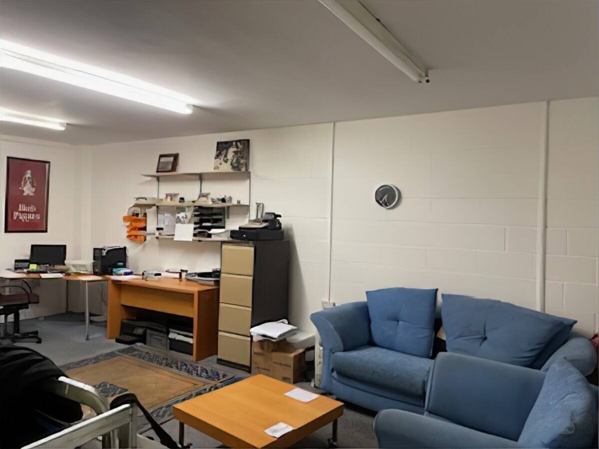 Fully equipped catering business unit Photo 7