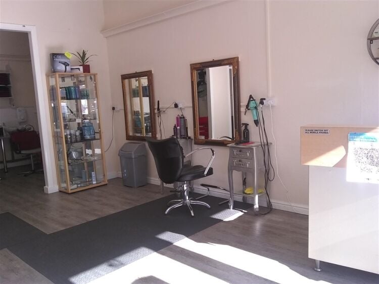 HAIR SALON