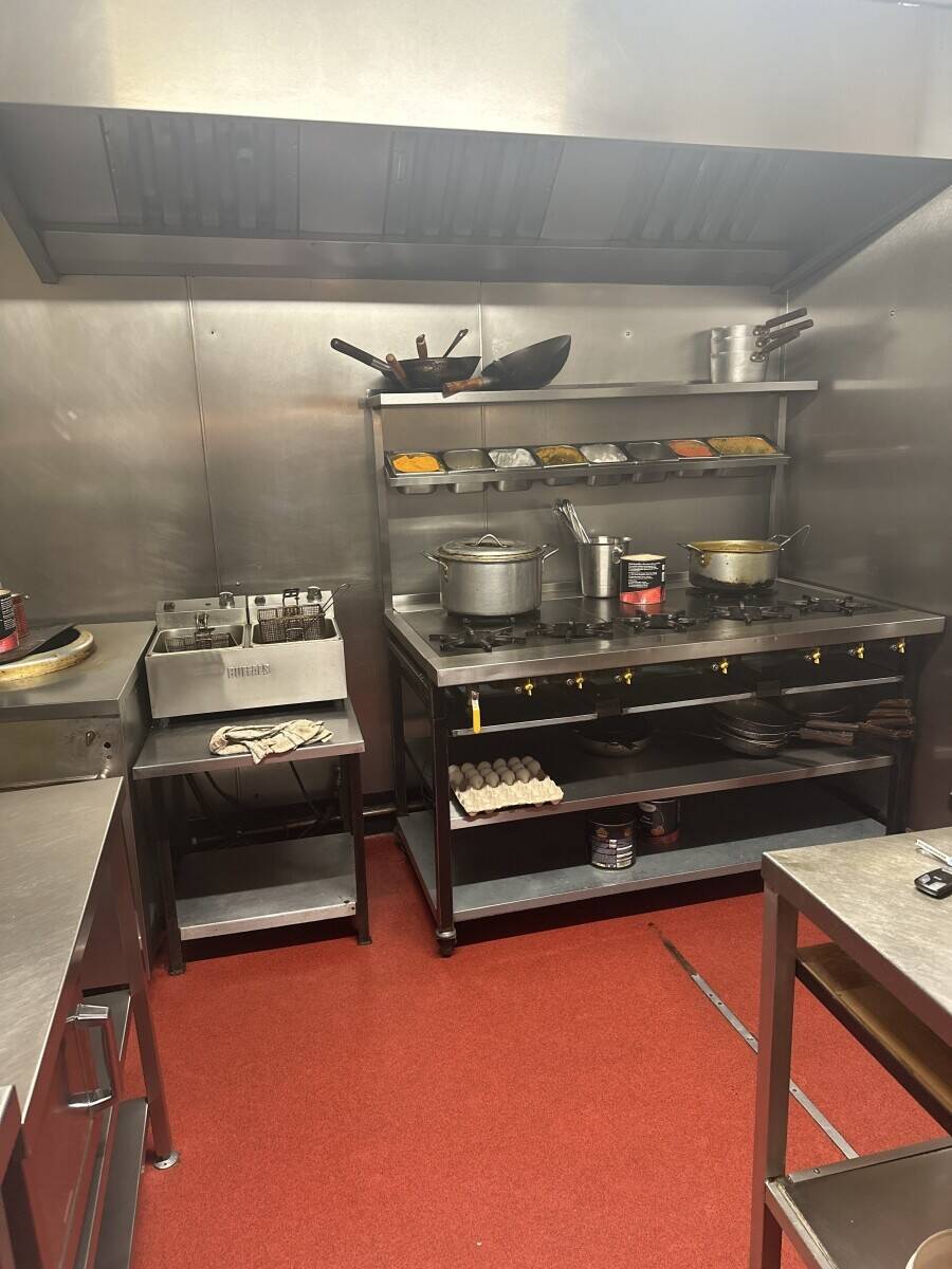 Saffron Indian takeaway in Birkenhead with 3 Bedroom Flat