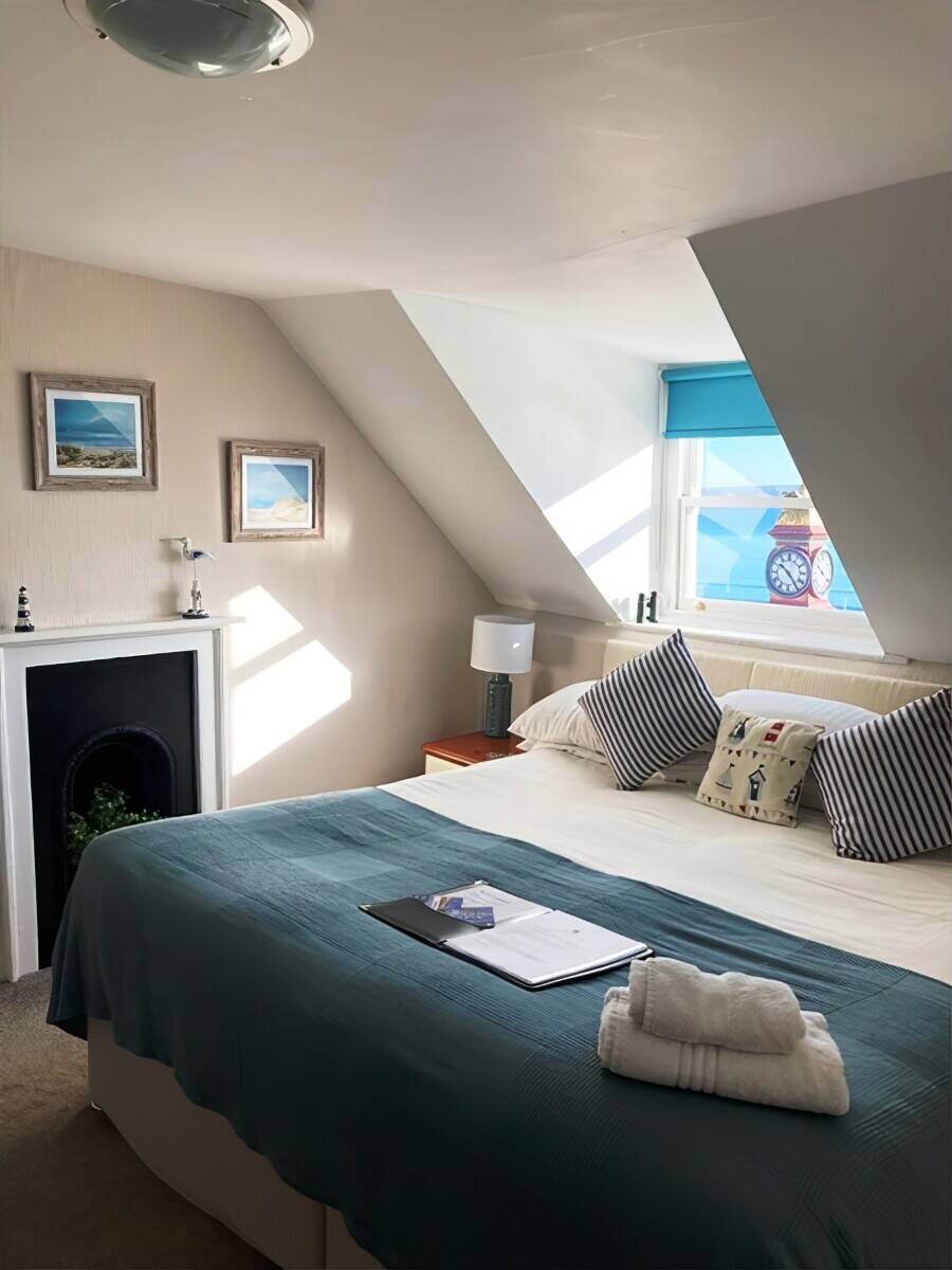 Successful Seaview Guest House in Weymouth For Sale Internal Repairing Lease