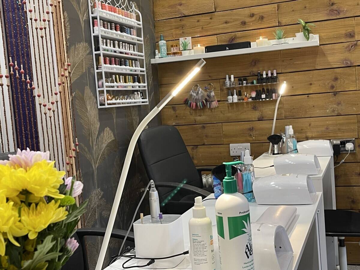 USA nails and beauty for sale in Glasgow west end 