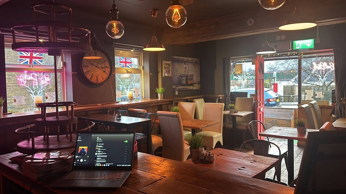 Cosy Coffee Shop and Bar