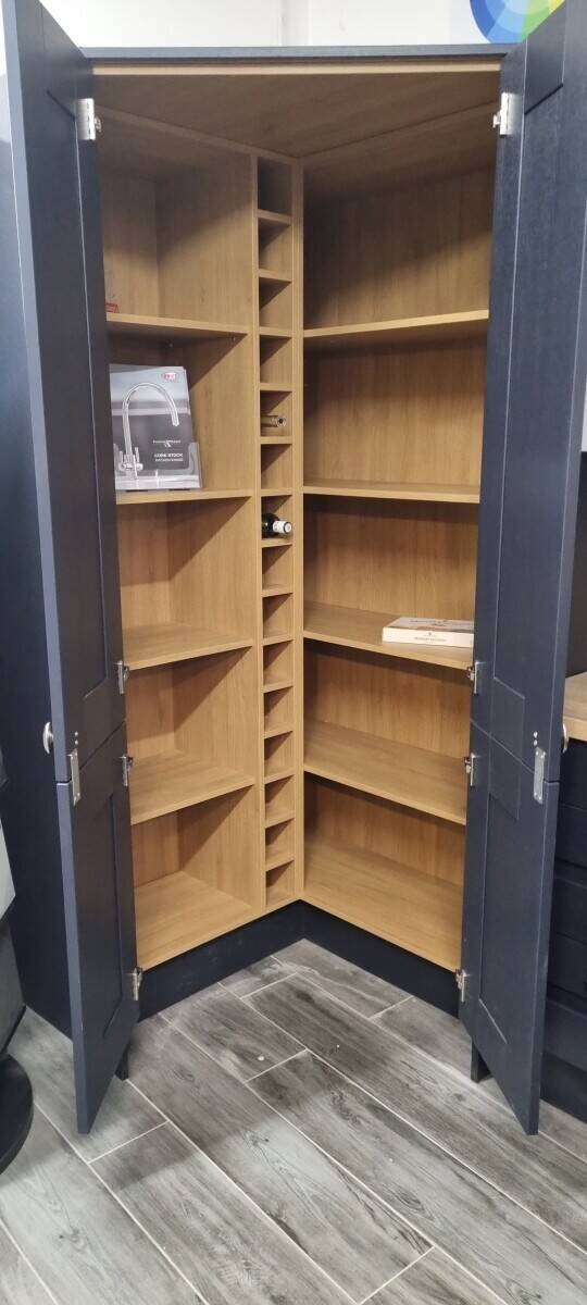 Kitchen showroom for sale in Whitby, Ellesmere port, Cheshire