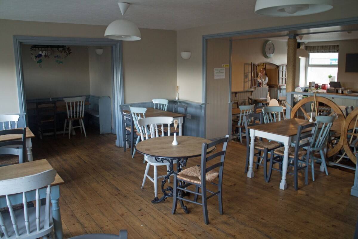 GWYNEDD - TRADITIONAL INN & RESTAURANT