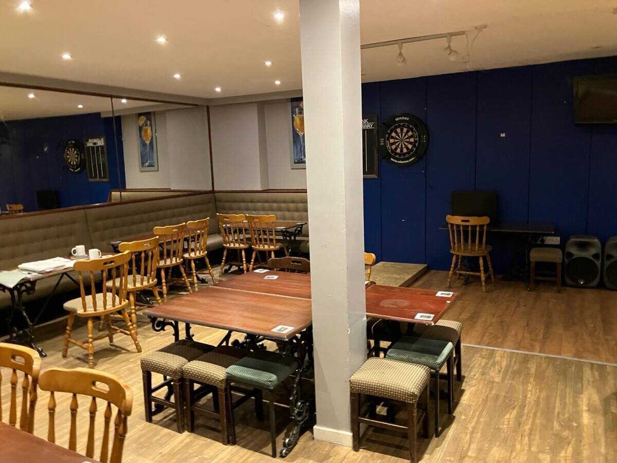 Traditional Pub in Dundee City Centre