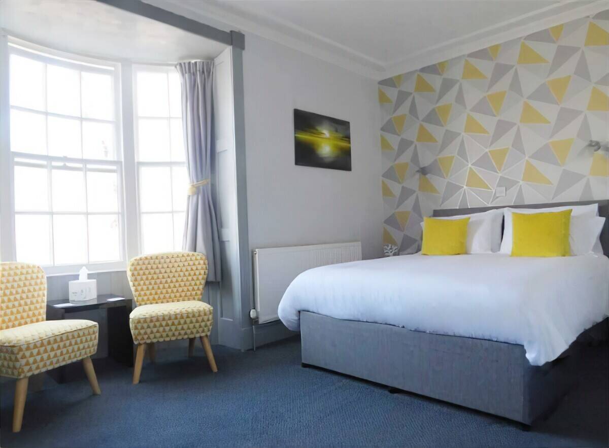 Superb Seafront Guest House Voted Best in The South West Photo 6