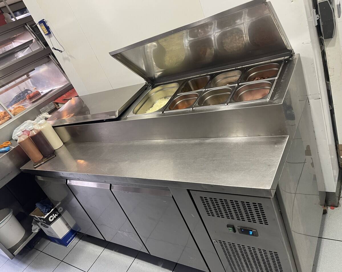 Fried Chicken and Pizza takeaway